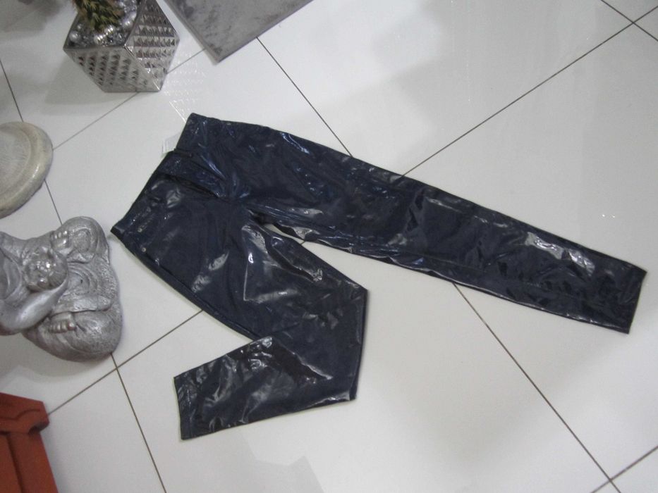 PULL & bear lakierowane rurki spodnie granatowe S-M