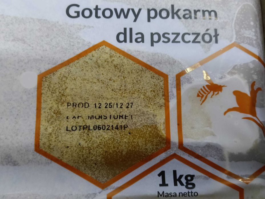 ciasto z pyłkiem dla pszczół