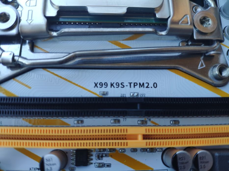 Qiyida X99-K9S-TPM2.0 / Xeon E5-2680 v4 / 32 Gb