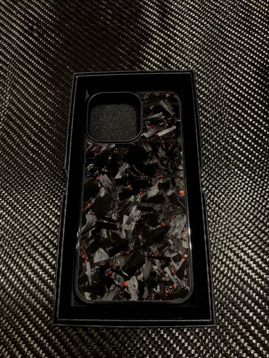 Кований карбоновий чохол на айфон 16 | 16 pro. З MagSafe