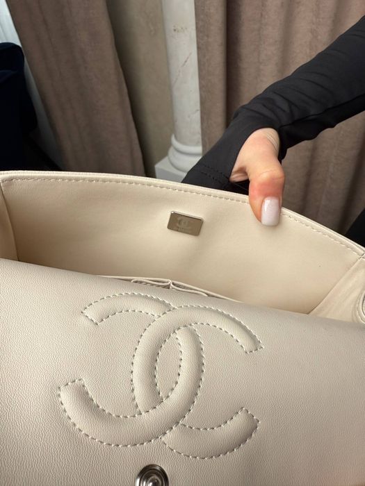 Chanel Classic 23 Flap Caviar Leather Ivory with Silver Hardware