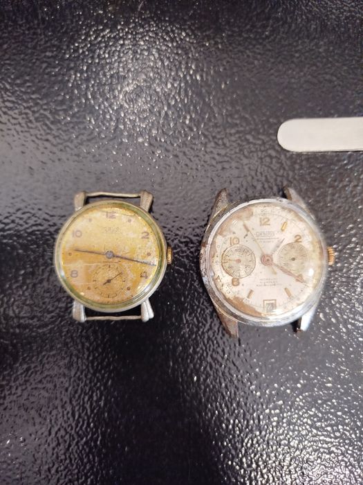 Lote 2 relógios - cronógrafo De Sotto e relógio de corda Mayo