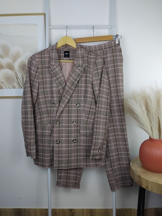 Wiskozowy garnitur w kratę marynarka dwurzędowa spodnie cygaretki kpl