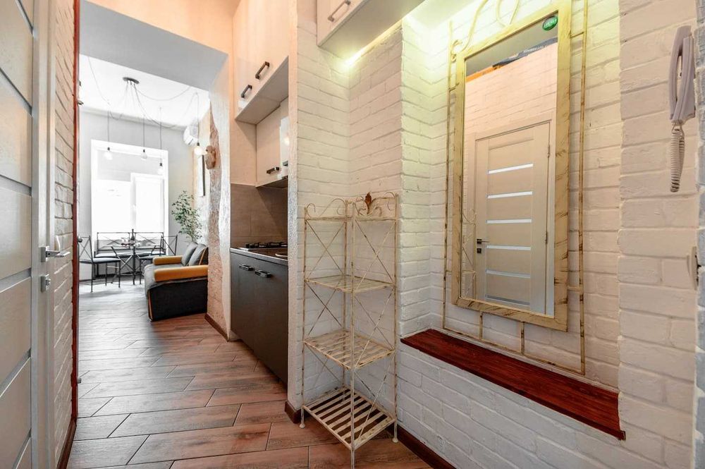 Аренда квартиры 1 этаж  посуточно/помесячно Центр города/6010