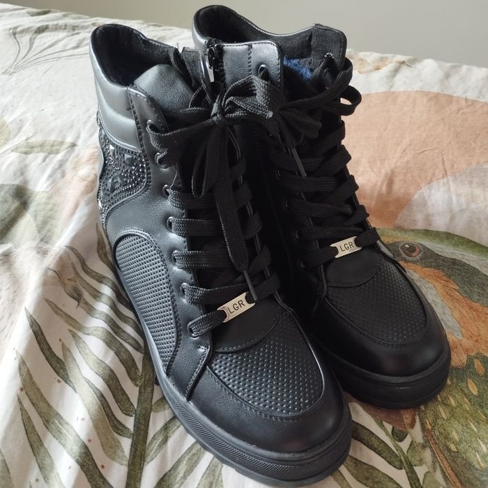 Nowe botki czarne 40 na koturnie