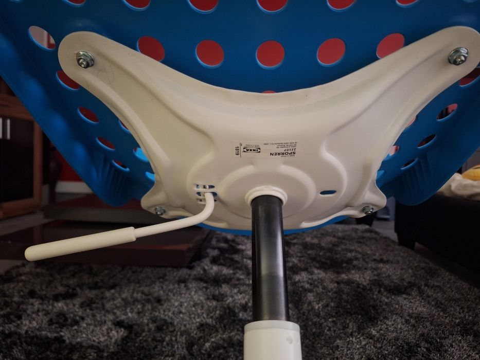 Cadeira de escritório.