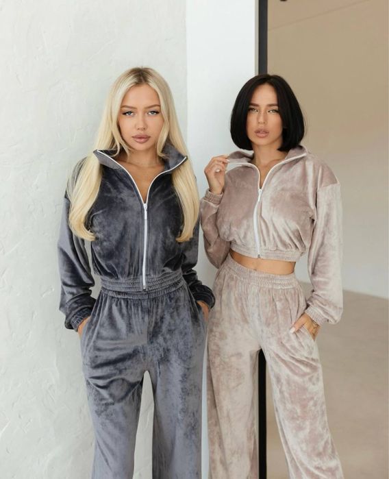 Велюровий костюмчик в різних кольорах