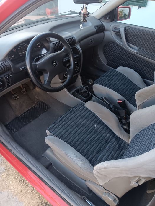 Opel astra f 1.6 gt 100cv — photo 4