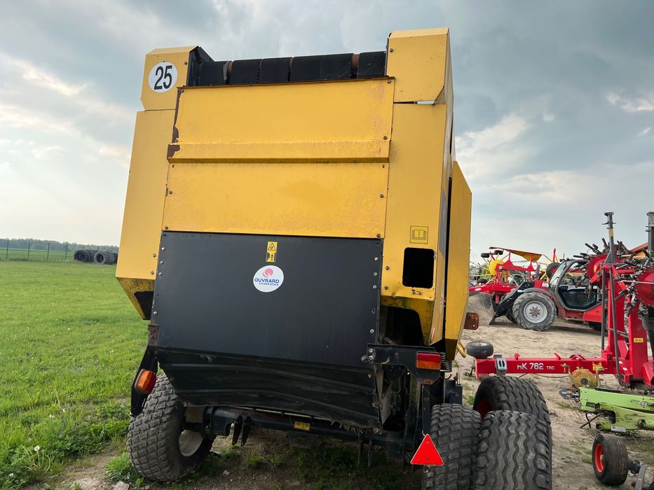 New Holland BR 7070
