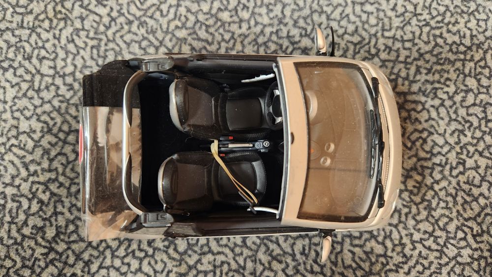 1:18 Smart Fortwo Brabus Cabrio (Reservado)