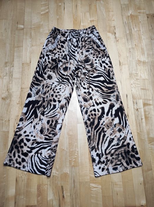 Nowe spodnie z zwierzęcym printem