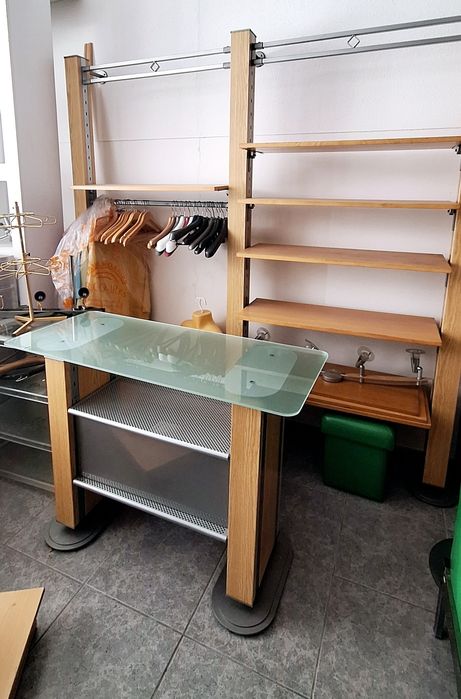 Campanha Stocks Outlet - Mobiliário, Estantes, vitrines, balcões