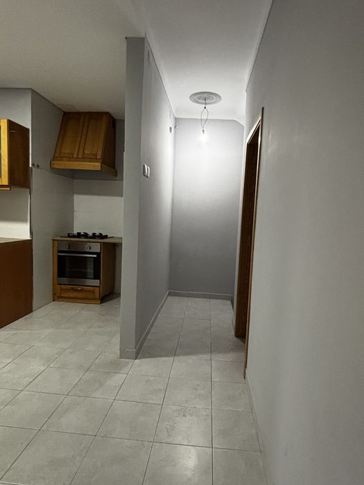 Alugo ao quarto , 4 quartos