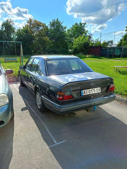 Мерседес w124 200d