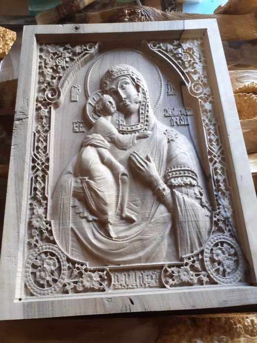 Икона резная из дерева