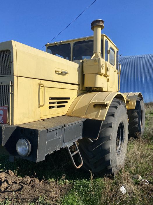 Кировець К-701 і Деметра