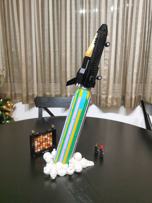 Lego 10391 Pharrell Williams over the moon64585535141377124