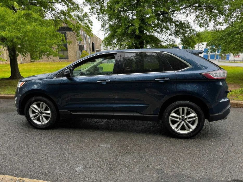 Ford Edge      2017