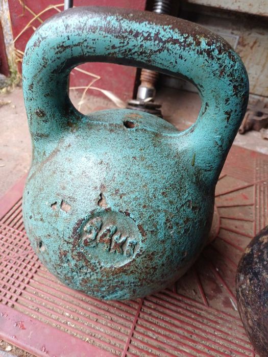 Гиря 22.5 ,24 и 32 кг.Гантель 24 кг.. Гриф олимпийский