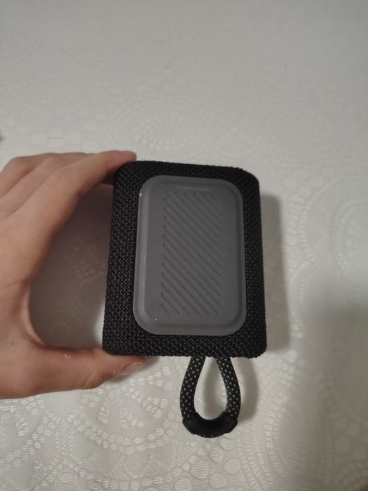 колонка JBL в хорошем состоянии
