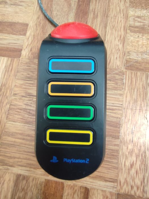 Jogos PS4 e PS2 e comando para o jogo buzz