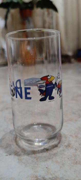 2 copos Danone - Campeonato do mundo França 98