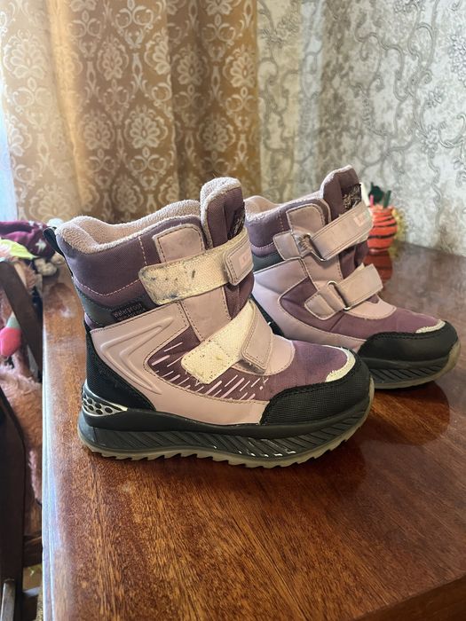 Продам детские ботинки зимние