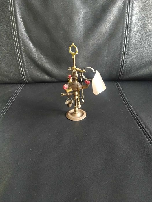 Antiga candeia de azeite, lamparina, completa com todos os elementos