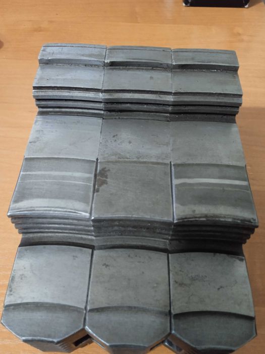 Токарные кулачки BISON 400 мм . Обратные . Ширина 36 мм .