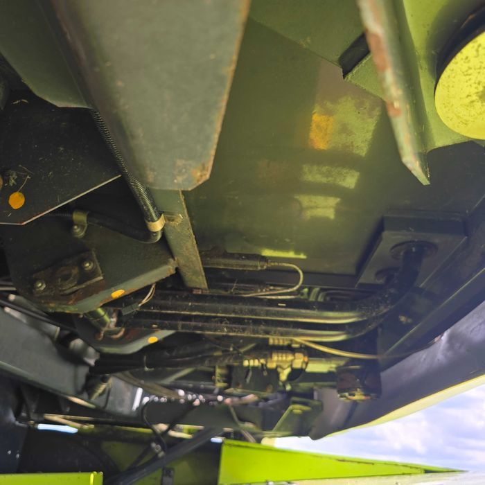 Свіжий claas lexion 460 з жаткою