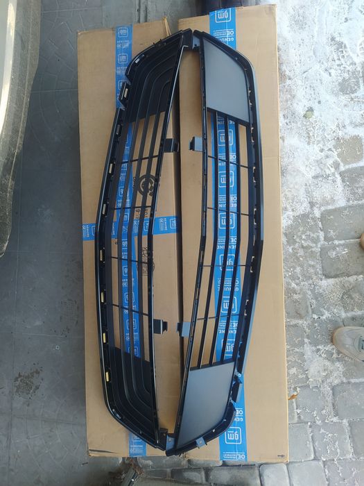 Chevrolet BOLT EUV 21-23 оригінальна решітка радіатора гриль НАЯВНІСТЬ