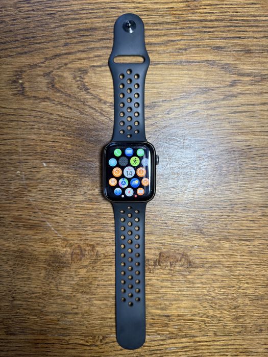 apple watch 6 nike - купить телефоны и аксессуары - Цена на OLX.ua