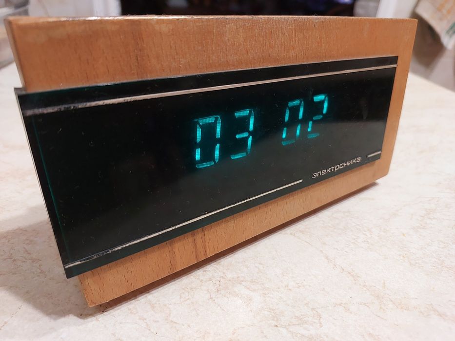 Продам   часы времен   СССР.