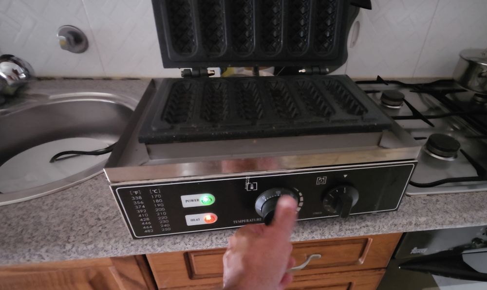 Maquina de waffles de palito profissional