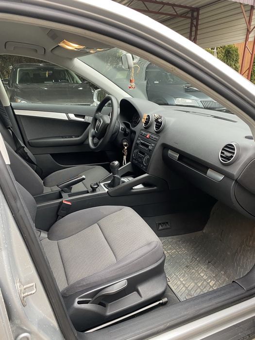 Audi a3 8p 1.6mpi  5D sportback