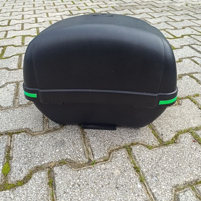 Mala para Scooter  Preto e Vermelho. Capacidade 28litros.