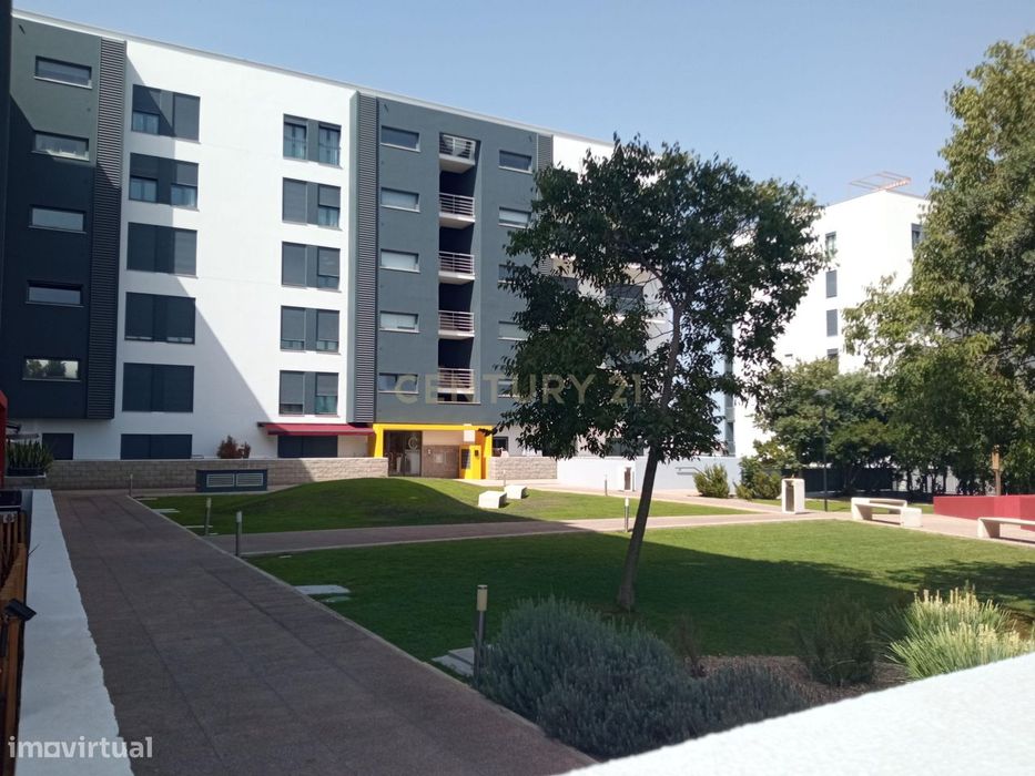 Apartamento T2 em Condomínio fechado para arrendamento