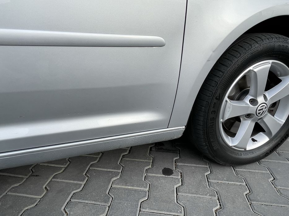 Volkswagen Touran 2.0 tdi 2012 року