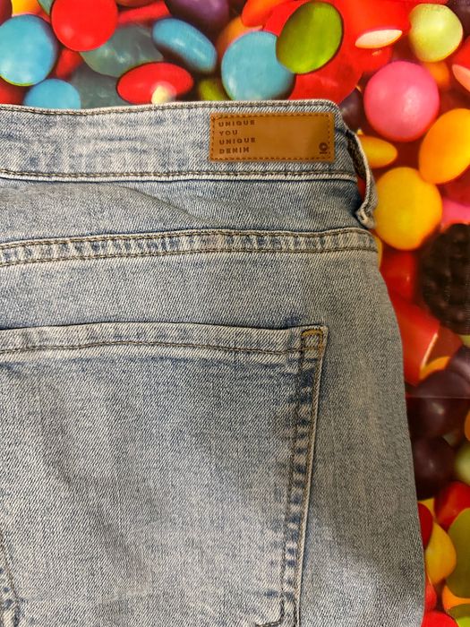 Джинсы супер в идеальном состоянии,широкие на размер 29