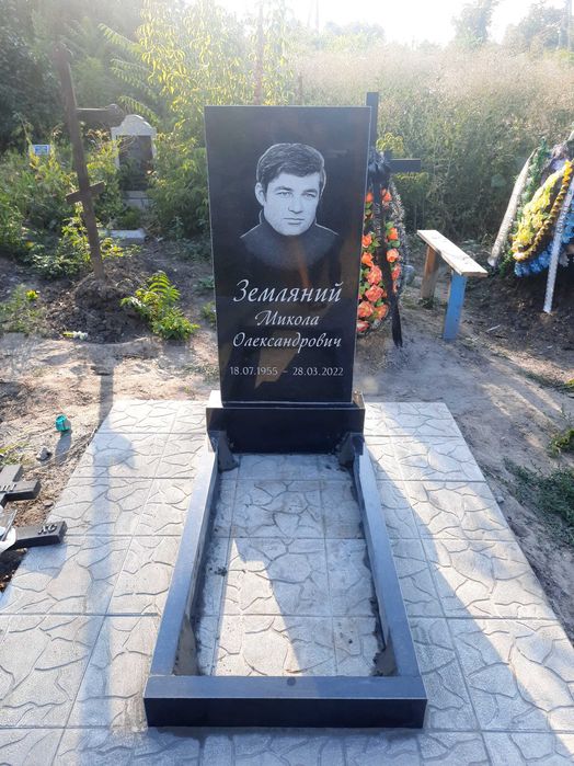 Бюджетные гранитные и бетонные памятники.