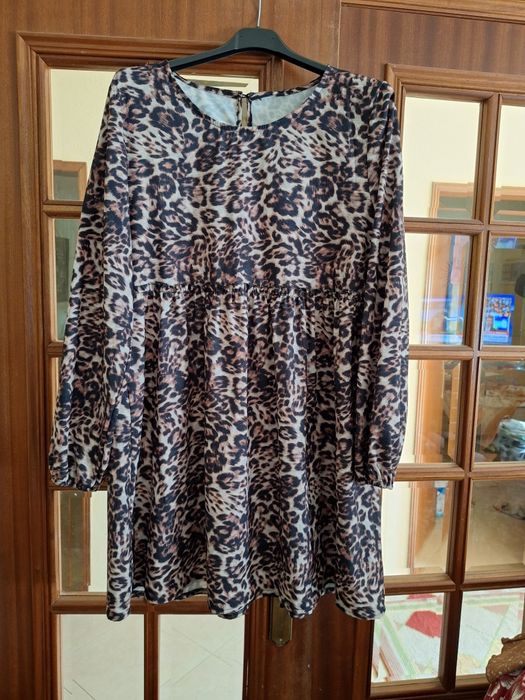 Lote de 8 vestidos novos com etiqueta