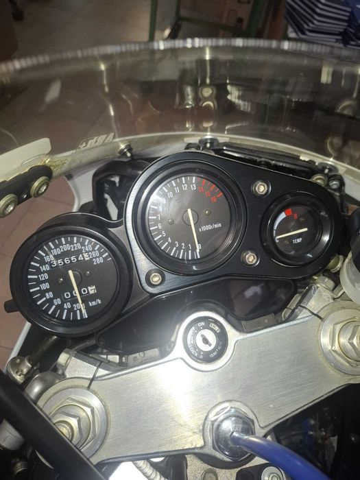 Suzuki GSXR 750 nacional