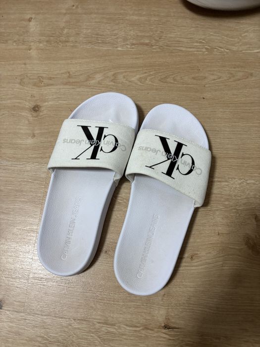 Chinelos Calvin Klein