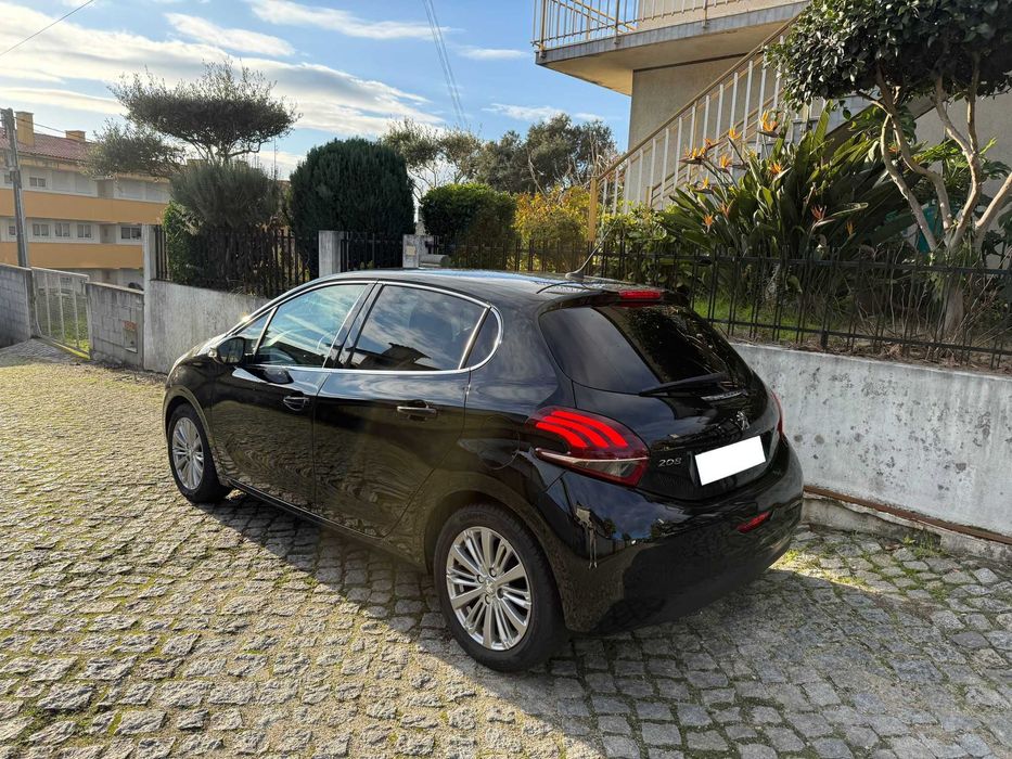 Peugeot 208 1.2 Allure 2019