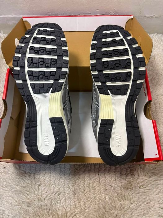 Nike p6000.