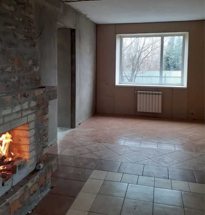 Продам цегляний будинк. Газове опалення+камін.