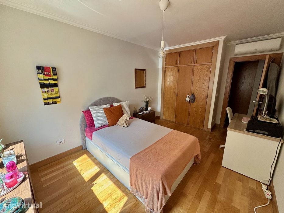 Apartamento T3 com excelentes áreas, renovado, boa exposição solar