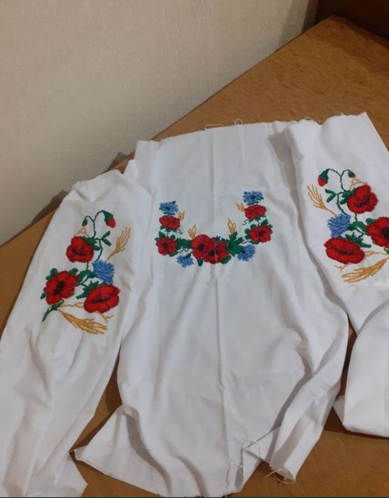 Заготовка вишиванки вишита(бісер, нитки)