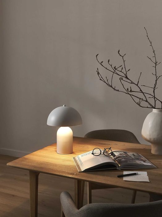 Lampa biała stołowa Walter marki Westwing