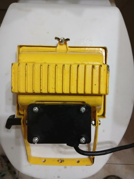 Holofote em bom estado